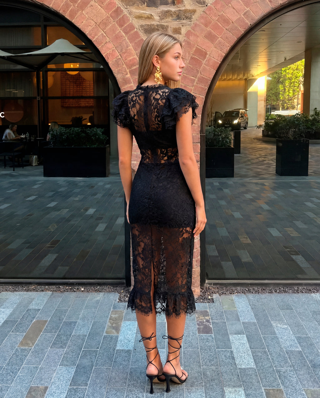 Lara - Vestido Cóctel De Encaje Negro